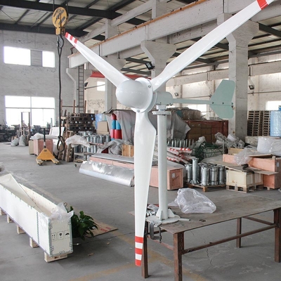 Générateur de turbine horizontal de vent de style moderne 3KW 5KW 48V 96V 220V pour l'usage à la maison