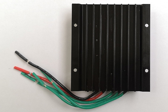 IP67 outre du contrôleur 12V 24V 48V 1000W de charge d'inverseur de grille outre de contrôleur de charge de grille