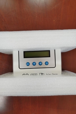 Contrôleur solaire intelligent du panneau solaire PWM du contrôleur 12V 30A IP65 de charge de 500W PWM